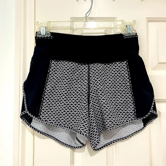 Lululemon Athletica Real Quick Shorts Black & White Size 2 EUC